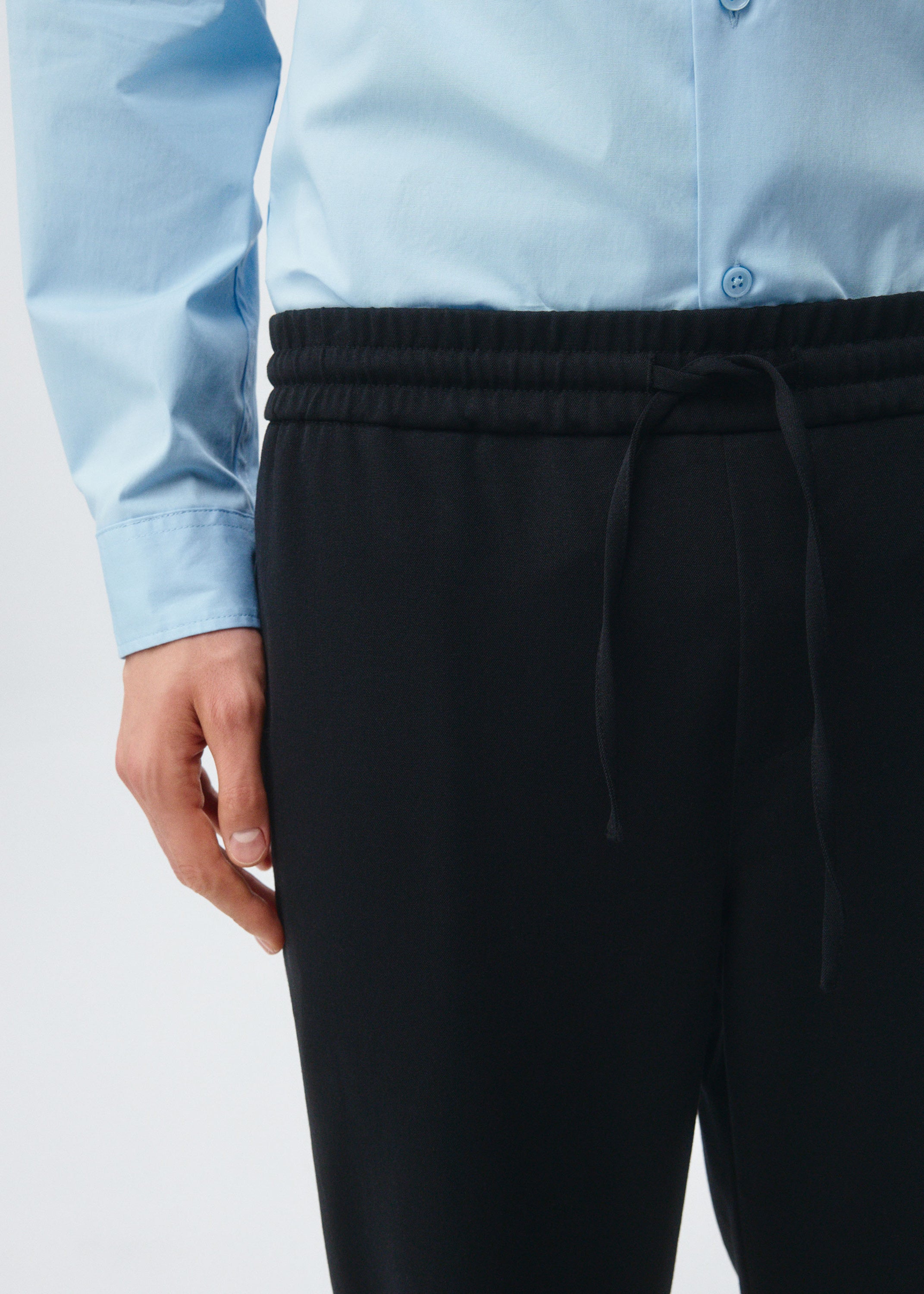 SLIM FIT PANTS WITH ELASTIC WAIST AND MID RISE BLACK