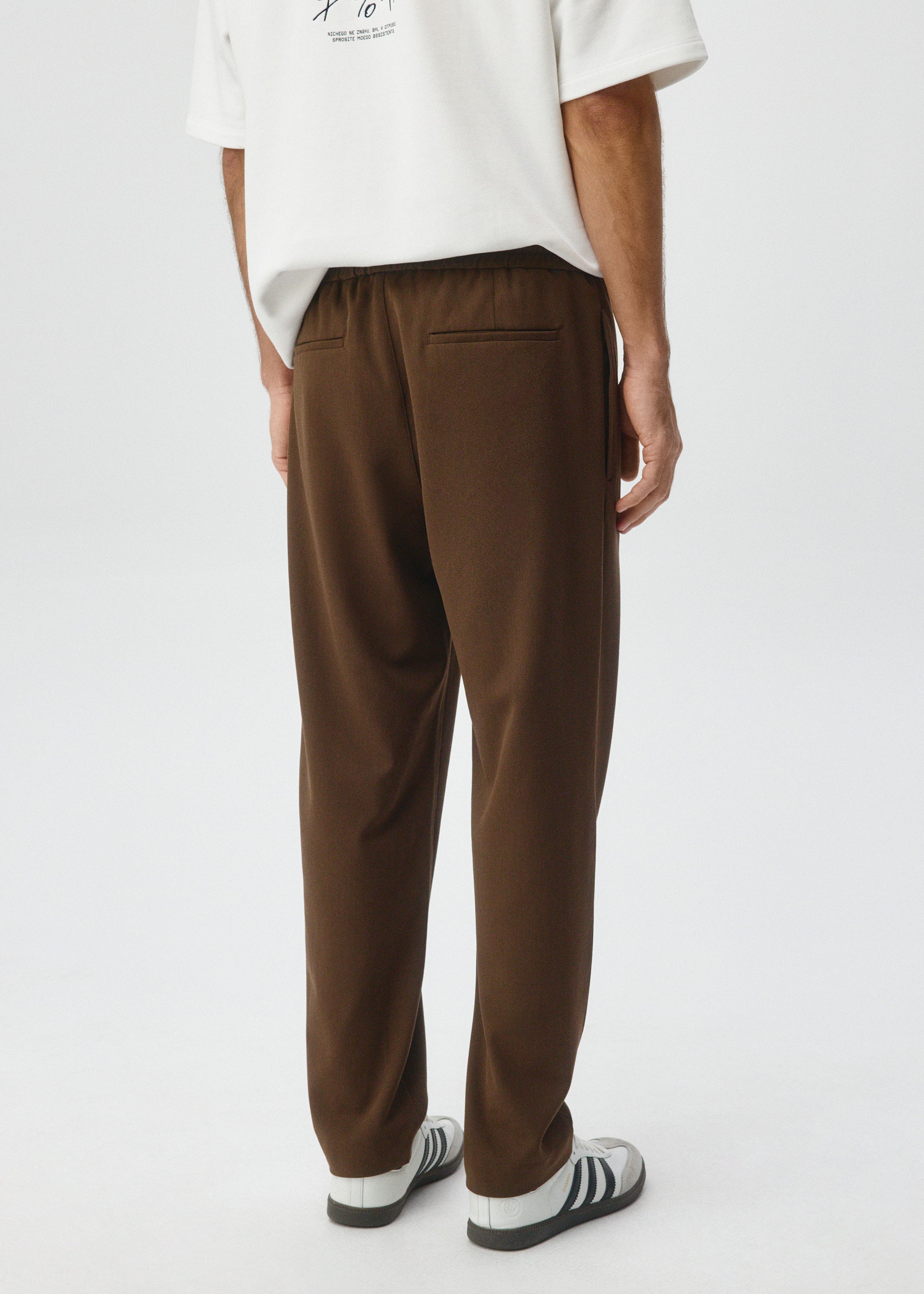SLIM FIT PANTS WITH ELASTIC WAIST AND MID RISE BROWN