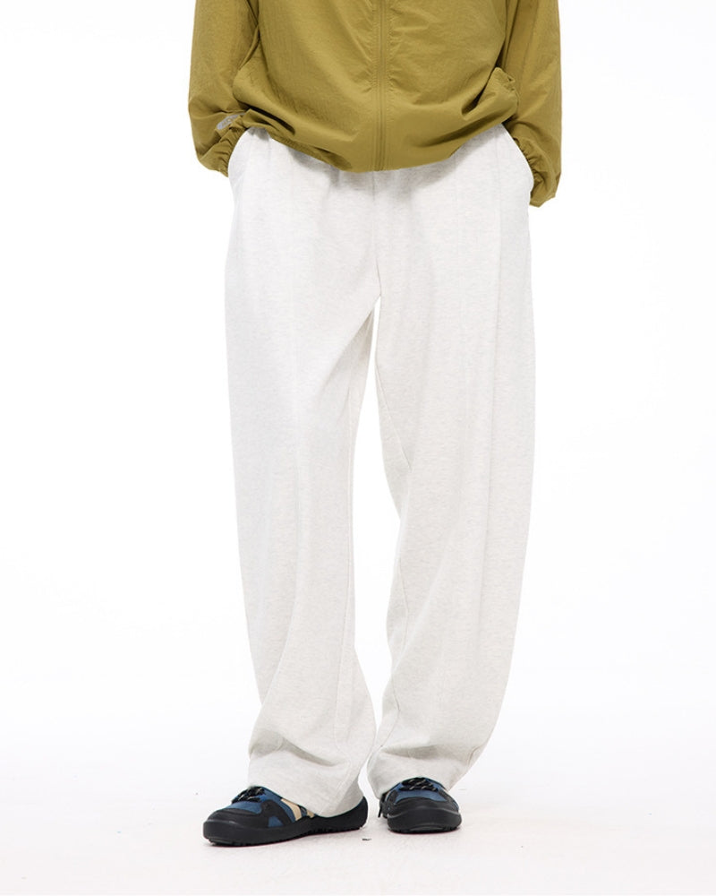 Wide Jogger with Belt Lock Closure