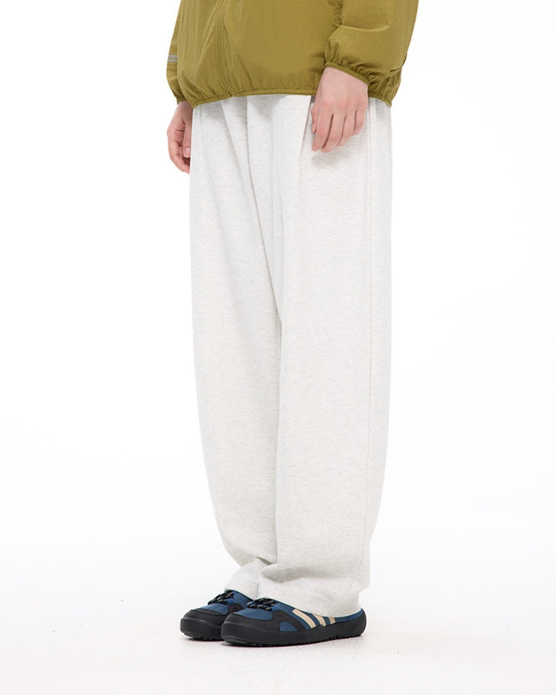 Wide Jogger with Belt Lock Closure